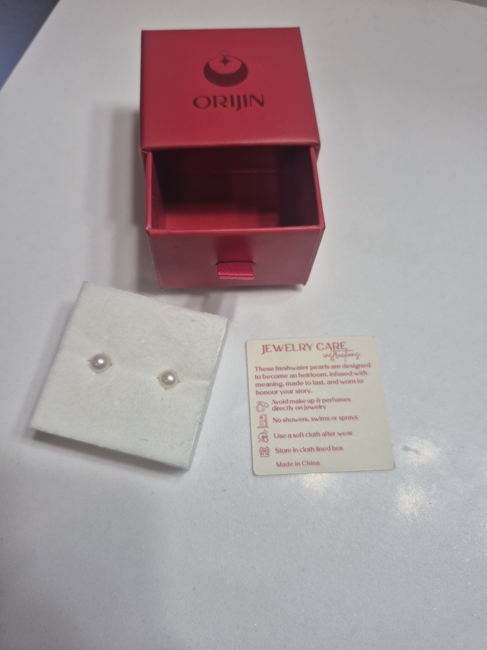Jilly Box Orijin Made In CANADA Pearl Stud Earrings in White